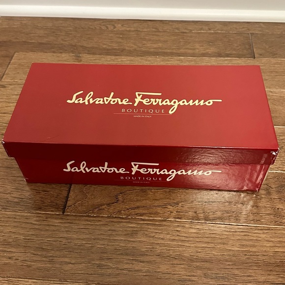 Salvatore Ferragamo | Black Crocodile Pattern Loafers - Picture 13 of 13